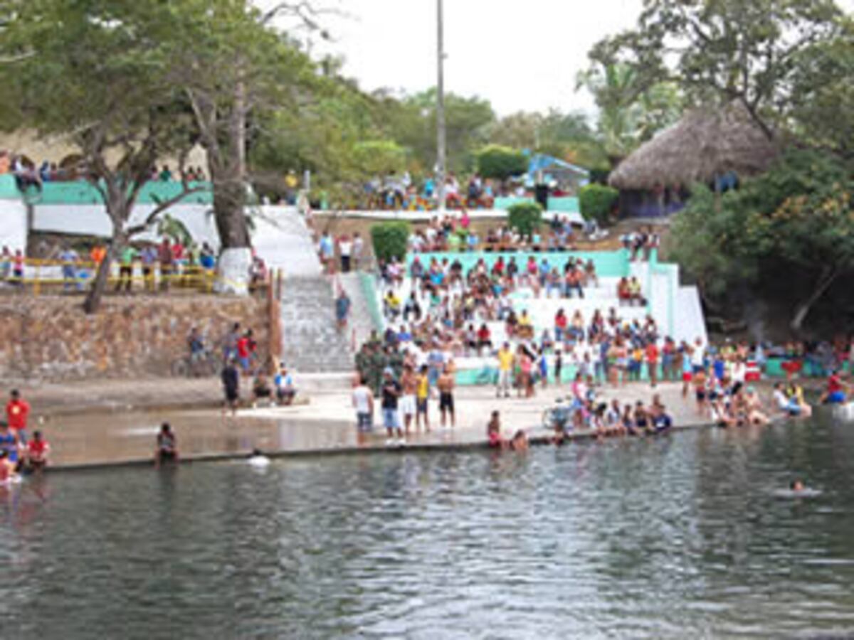 Carnavales Acuáticos en Penonomé se refuerzan en seguridad con 120 policías y 75 guardavidas