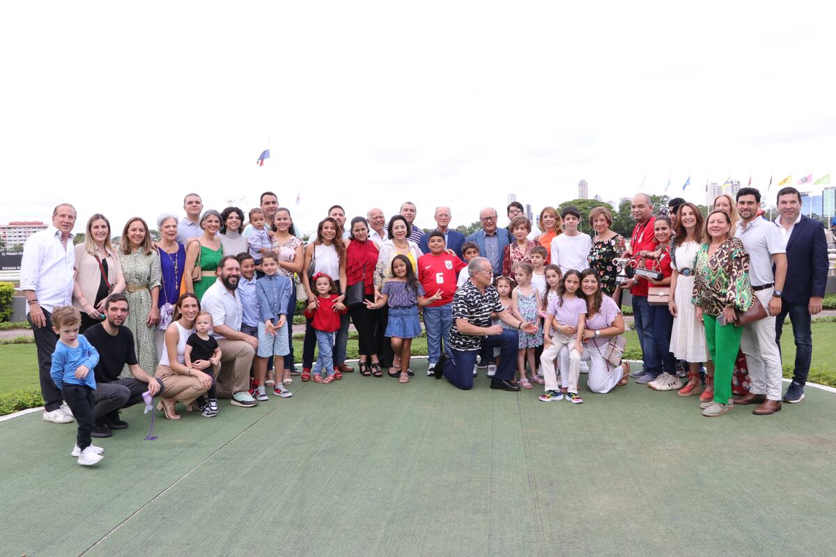 Emoción en el Hipódromo: ‘Jaque Doble’ Domina el Inicio de la Triple Corona