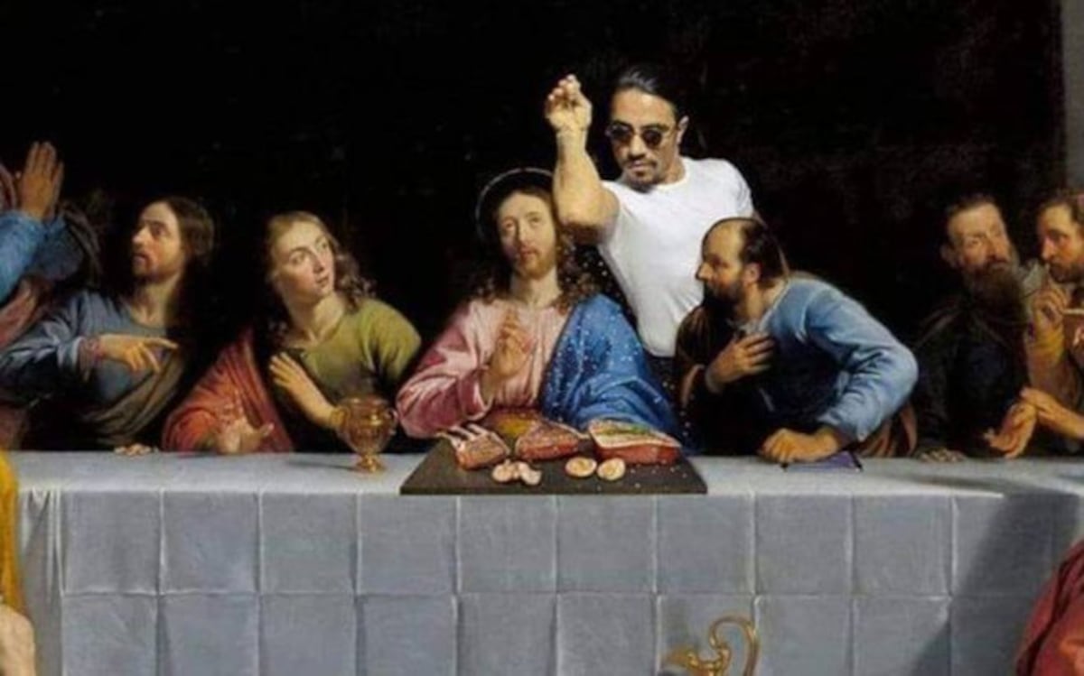 Arrestados dos periodistas por un meme de La última cena y Salt Bae. Foto