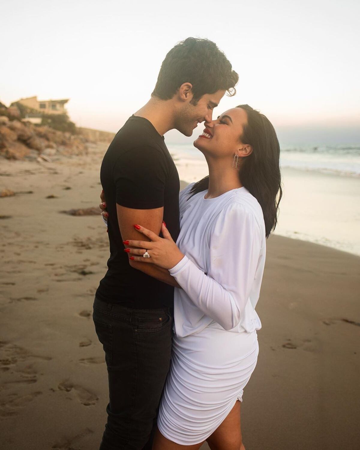 Viva el amor. Demi Lovato anuncia su compromiso con el actor Max Ehrinch: ‘Nunca me he sentido tan incondicionalmente amada’ +Fotos
