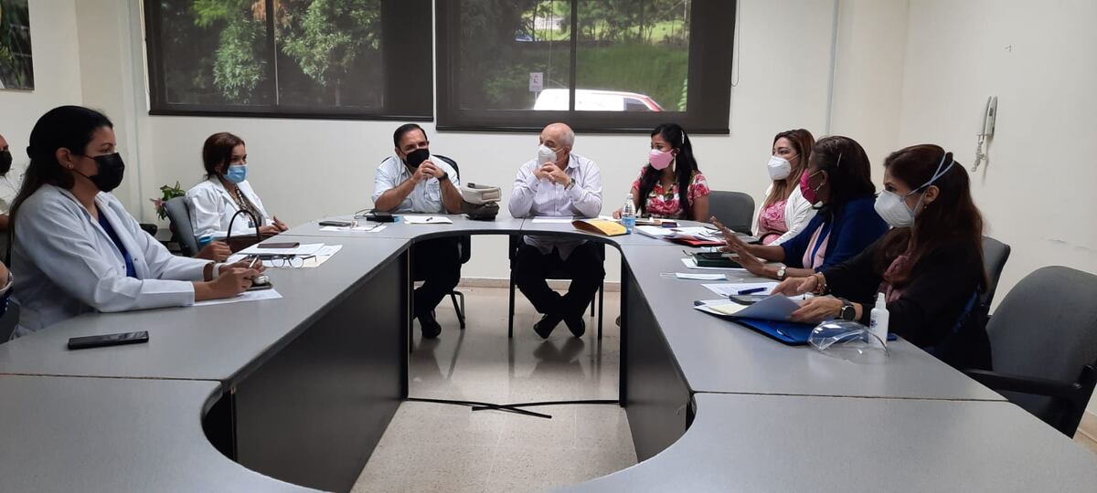 Médicos del HSMA se mantiene en paro laboral, hoy habrá una asamblea