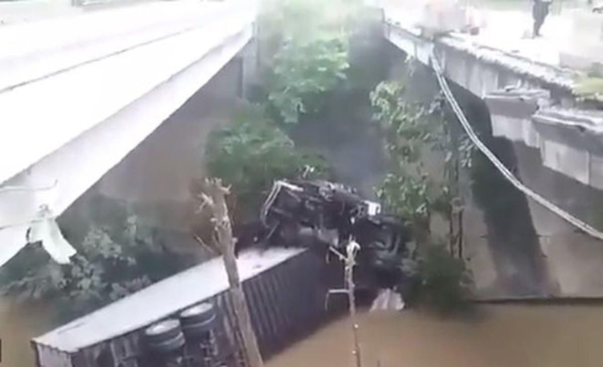 TRANQUEZÓN. Mula cae al vacío en el Centenario. Dos heridos. (VIDEO)