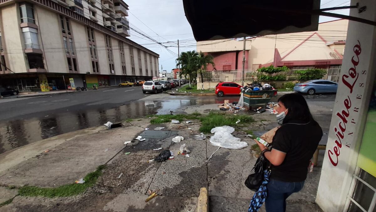 Basura acumulada. Trabajadores de la Autoridad de Aseo cumplen tres días de estar en paro. Fotos