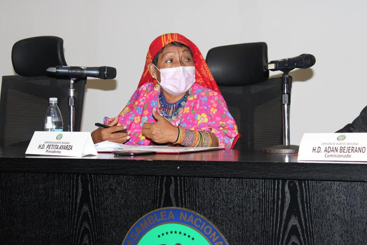 La solución a la covid-19 podría estar en la medicina guna, advierte diputada Petita Ayarza. Explica lo que hay detrás de la prohibición del uso de mascarillas