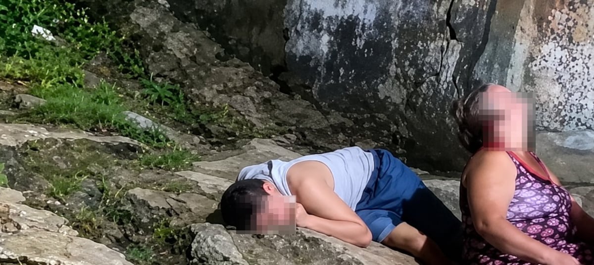 Video desgarrador muestra el dolor de una madre tras crimen de su hijo en Las Cumbres