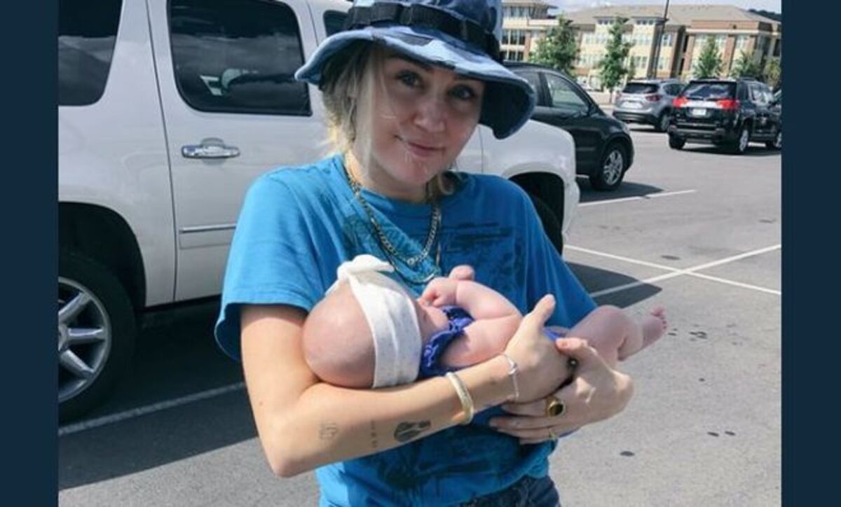 Miley Cyrus dispara de nuevo los rumores de embarazo