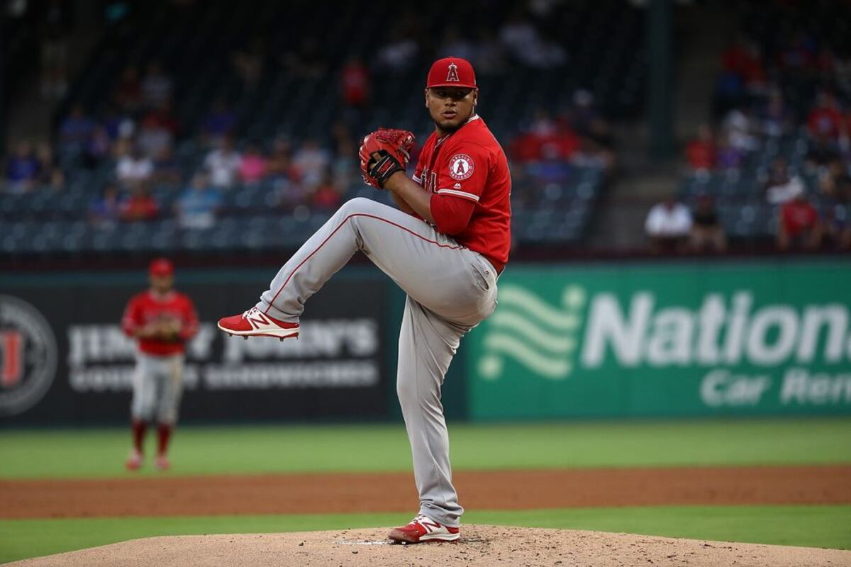 Panameño Barría le gana al veterano Bartolo Colón y entra a selecto club