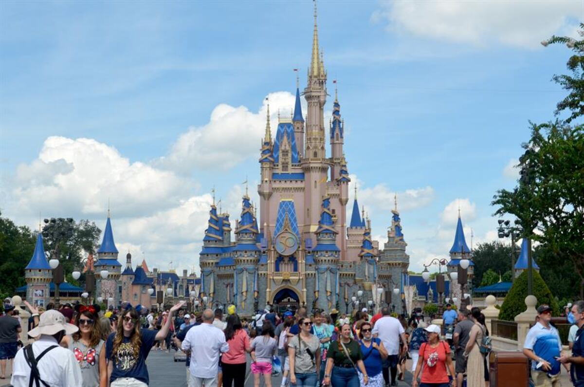 Parques de Disney en Florida cerrados por ‘Milton’