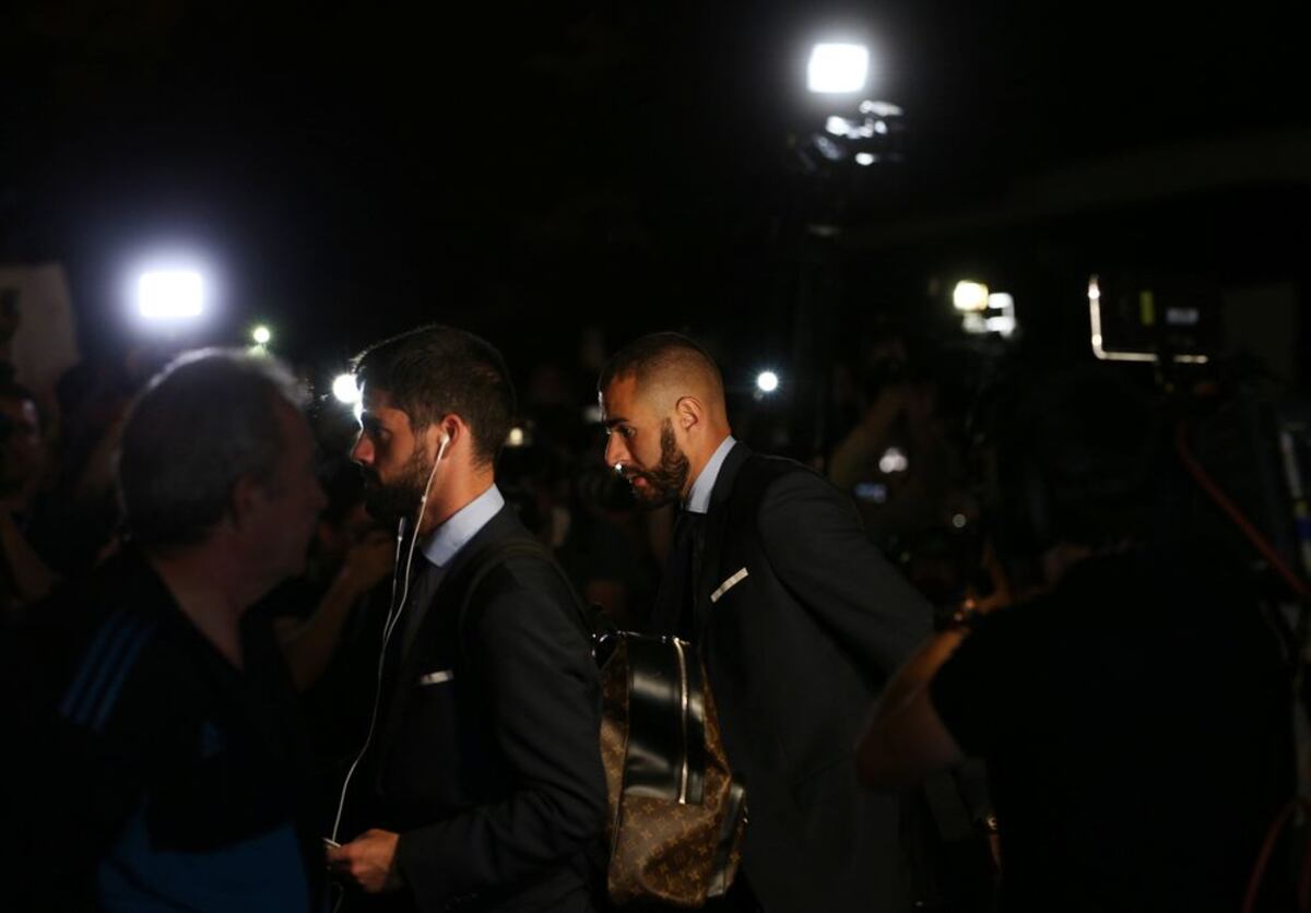 Liverpool y Real Madrid aterrizan en Kiev; mira las imágenes de ambos clubes