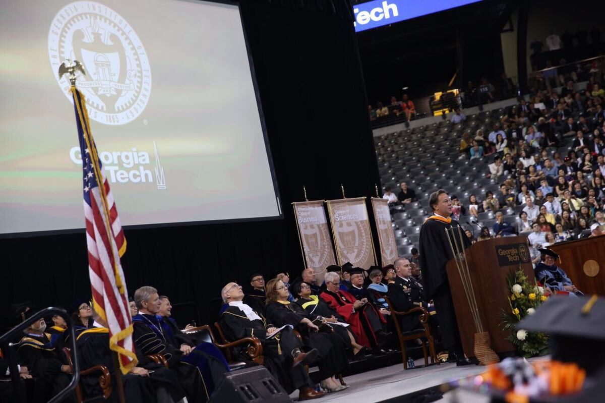 Panameño Ulises Núñez se graduó con altos honores en Ingeniería Aeroespacial