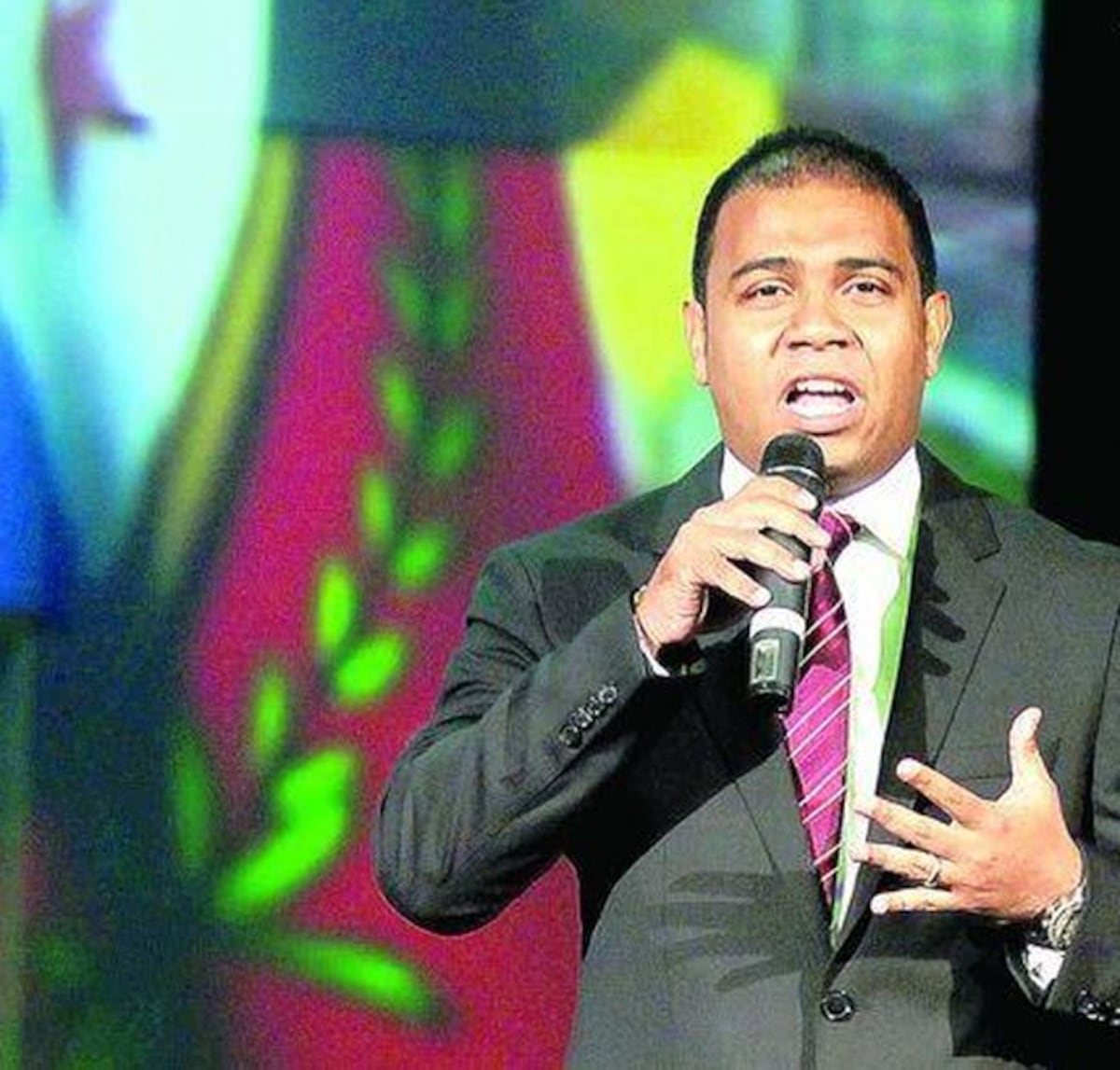 ¡Oh, ooooooh! Roberto Rivera renuncia a TVN y TV Max