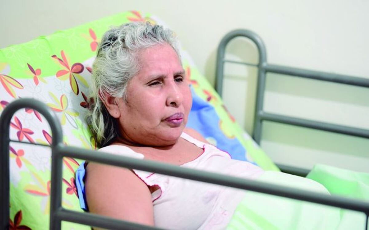 Nueve meses en cama lleva trabajadora de la CSS tras explosión de alcantarilla