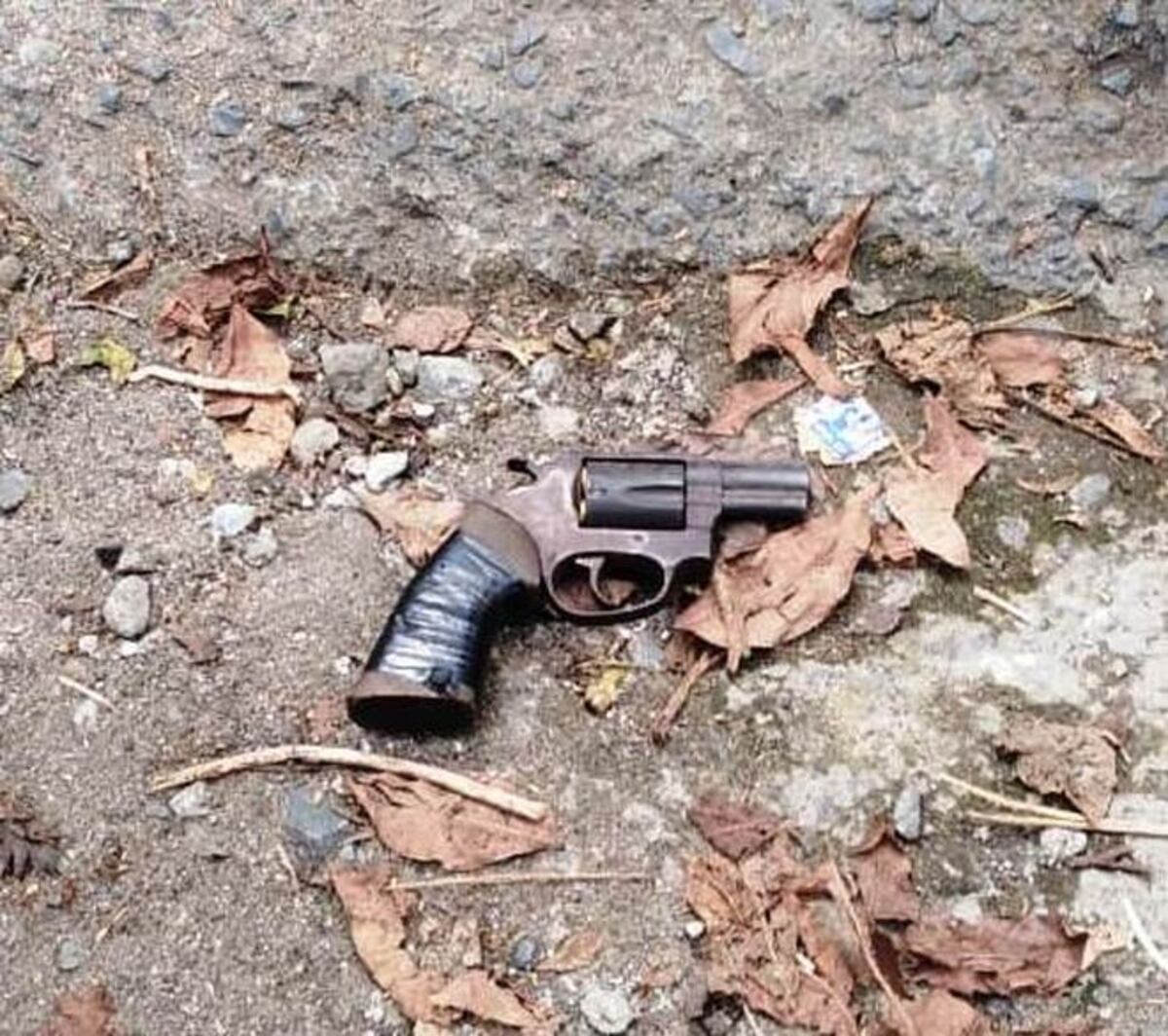 Uno de los delincuentes llegó en silla de ruedas a robar al banco | Video