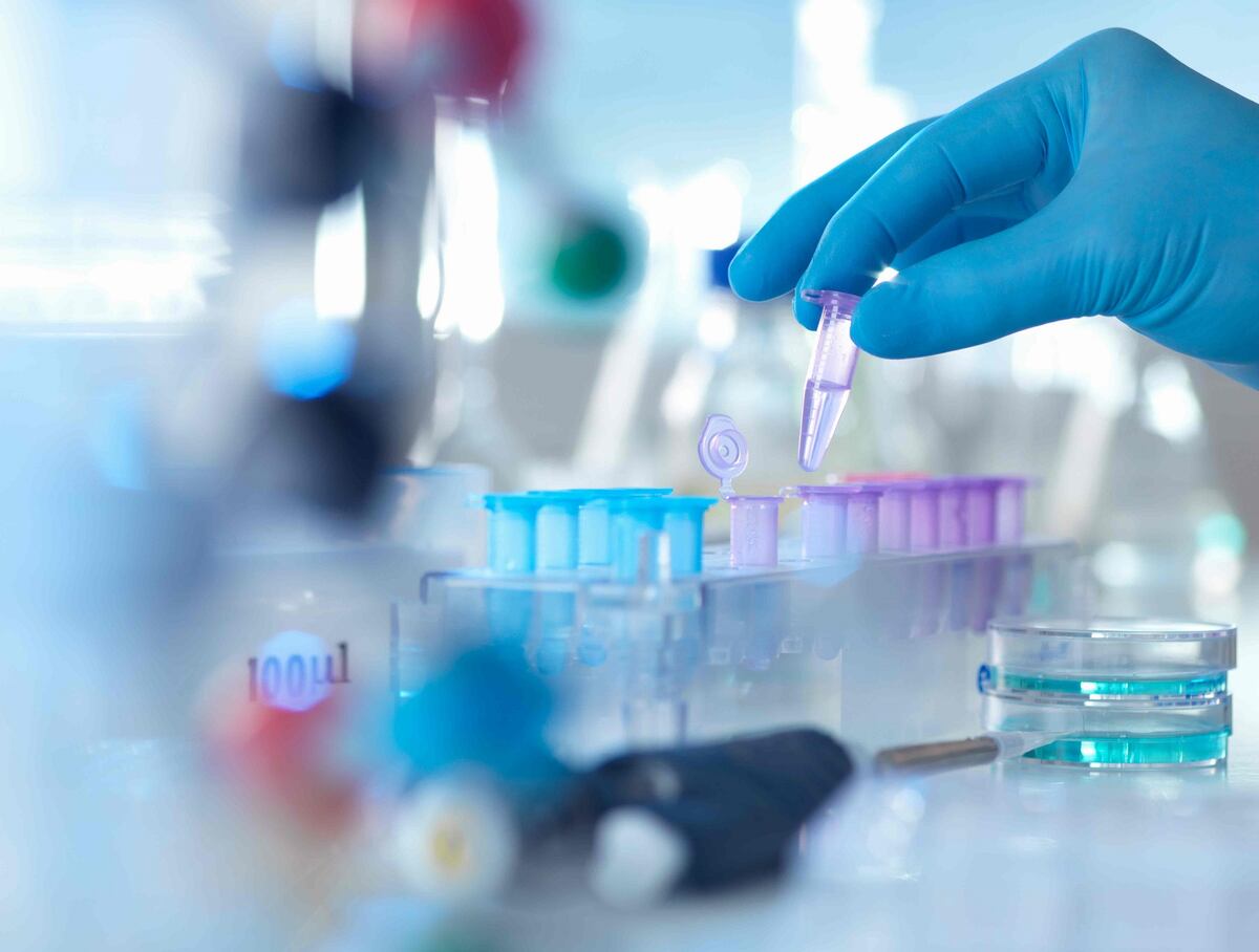 Trabajadores de hospitales irían a sorteo para ver quién se pone la vacuna anti covid-19