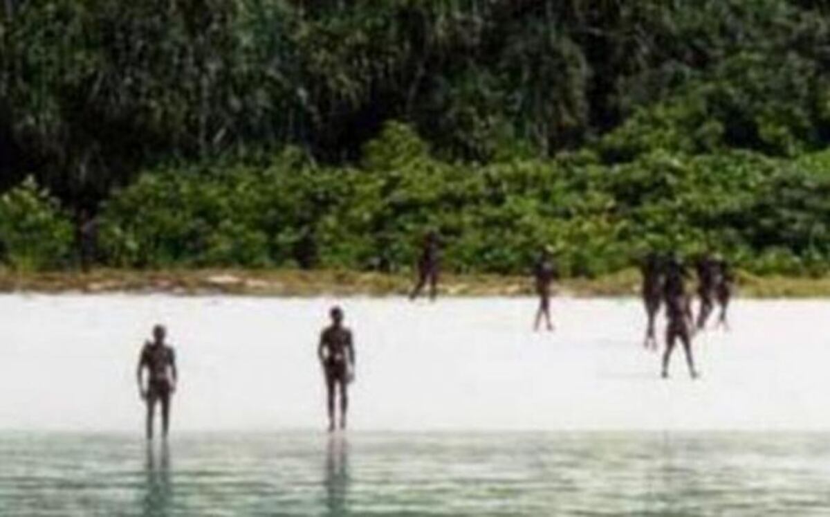 Polémica por retirar de la isla al cuerpo de misionero asesinado con flecha