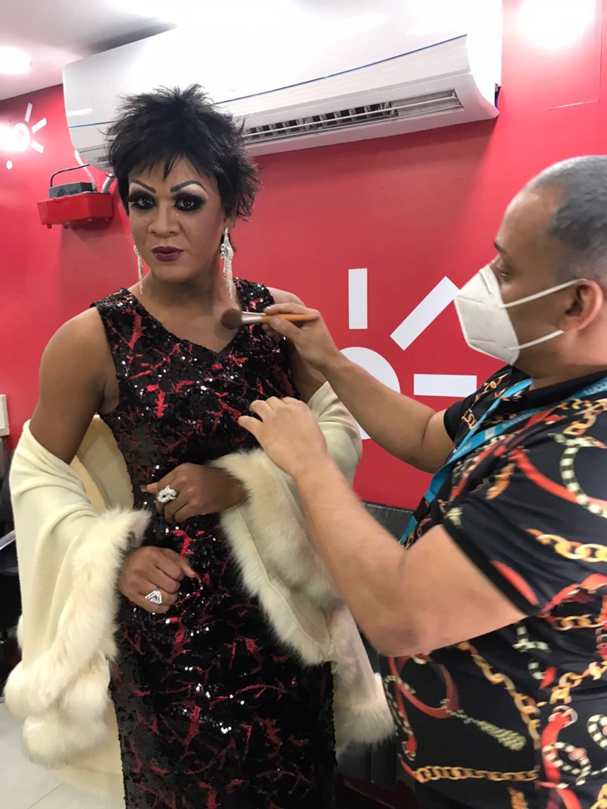 Ronaldo Ochoa, el hombre de las mil voces que conquistó TVN y Medcom