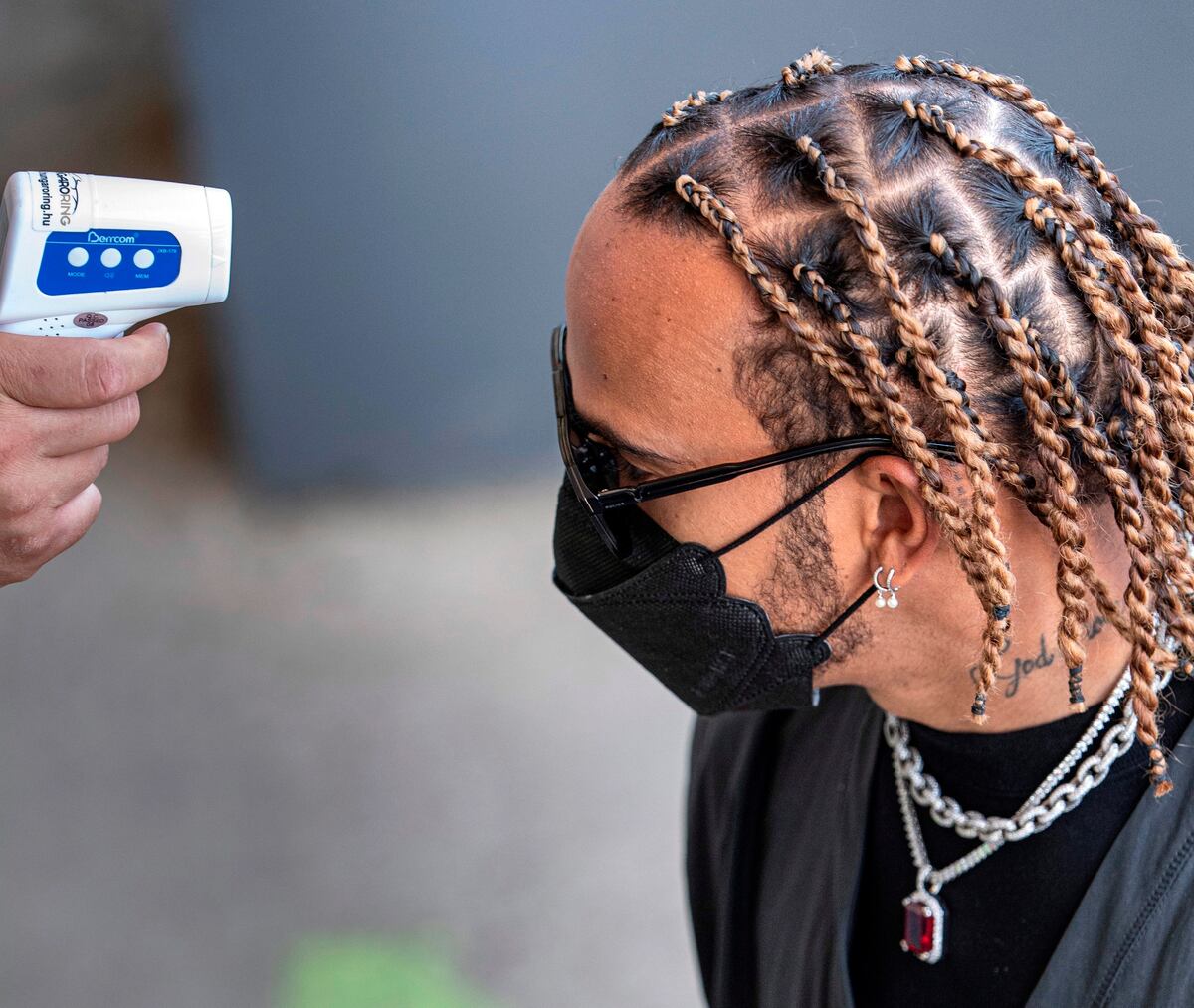 Hamilton y Vettel critican en Hungría polémica ley anti-LGTB y su referendo