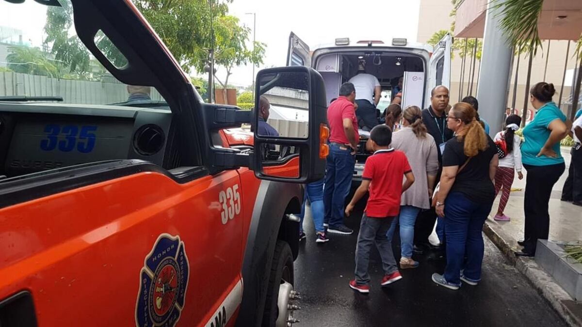 Menor quedó atorada en escaleras eléctricas en almacén de Metromall 