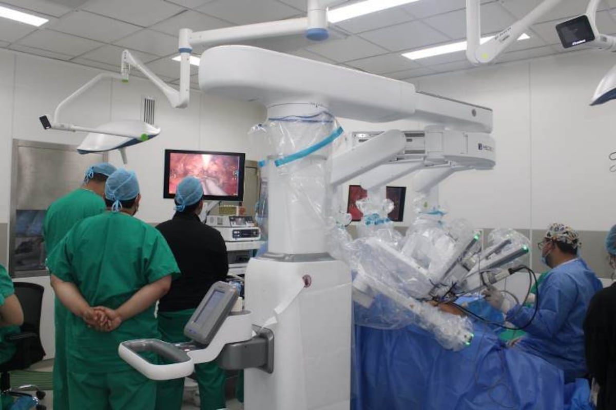 Panamá hace historia con la primera telecirugía: operan a un paciente en Chiriquí desde la Ciudad de la Salud