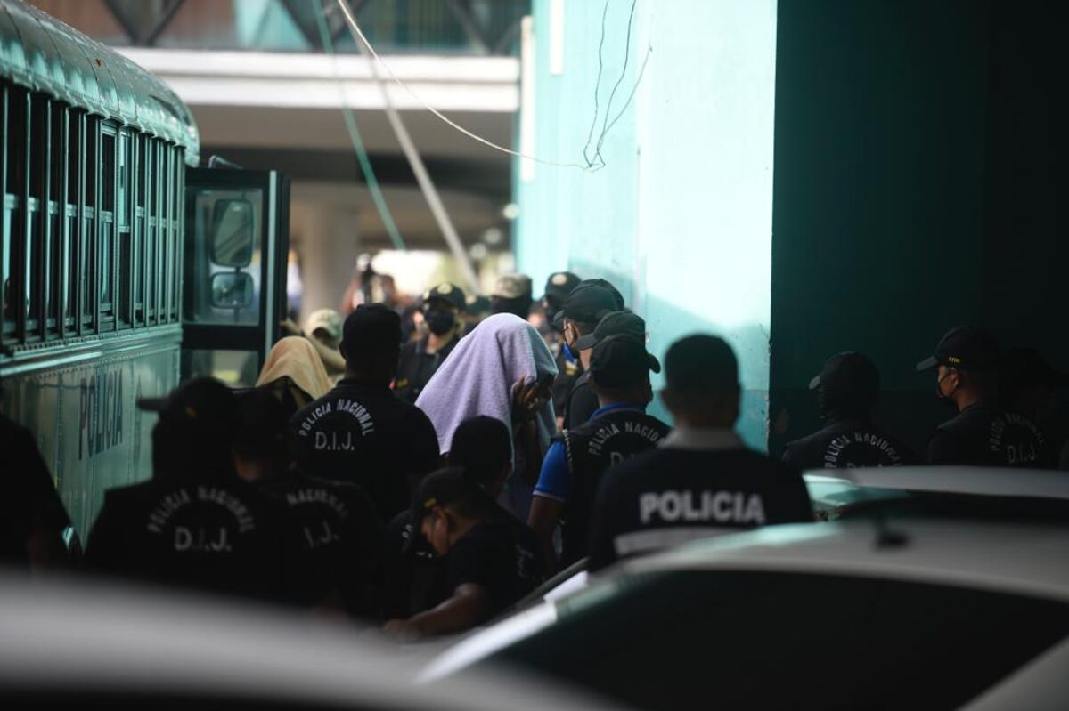 Juez legaliza la aprehensión de 57 personas en ‘Operación Fisher’. La cosa sigue