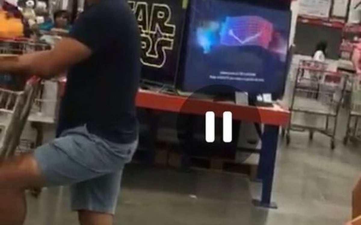 ¡AVE MARÍA! Filtran video. Exhiben TV con imágenes porno en pleno 'súper'