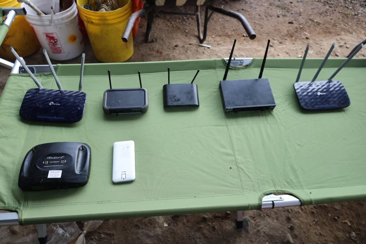 UNA METRA NO CABE EN .... Familiar señala presunta red en La Joyita: cobrarían 300 por celular y hasta 5 mil por arma +Video