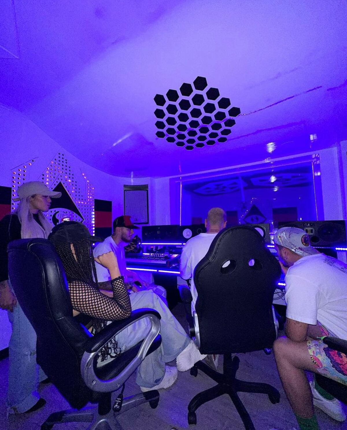 Farah conquista Colombia y Ecuador