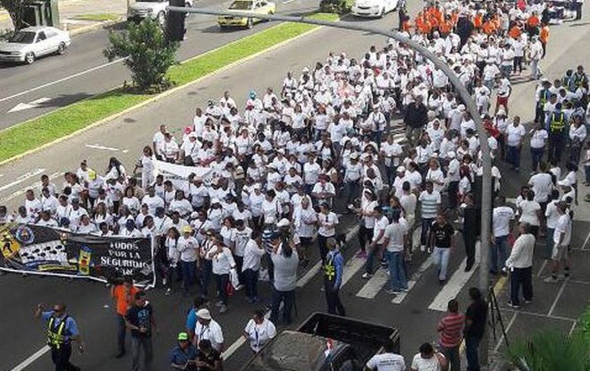 Con caminata, conmemoran tragedia del bus 8B-06