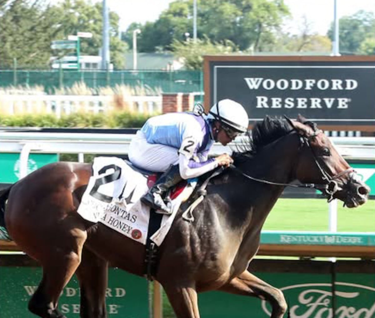 Luis Sáez guía a Manuka Honey al triunfo del Pocahontas Stakes y suma puntos rumbo al Kentucky Oaks