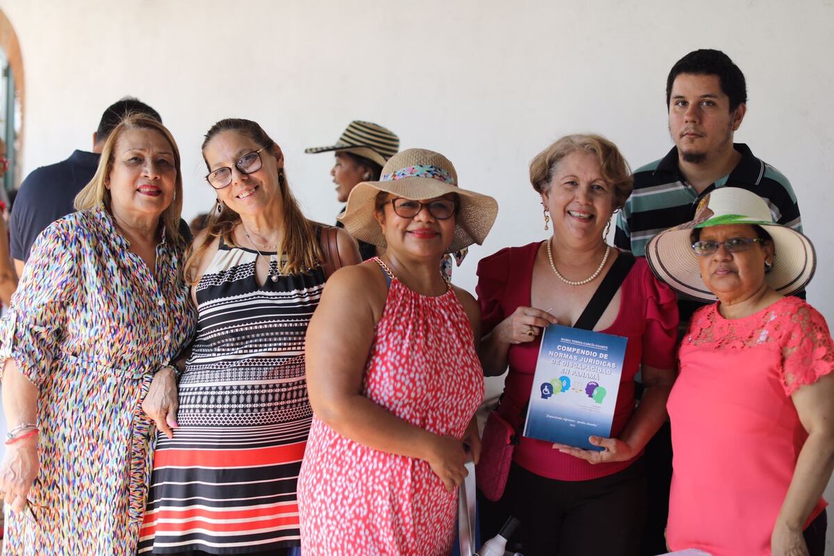 Las letras estuvieron de fiesta por el Casco. Con éxito se realizó el V Festival de Escritores Panameños en el Arco Chato