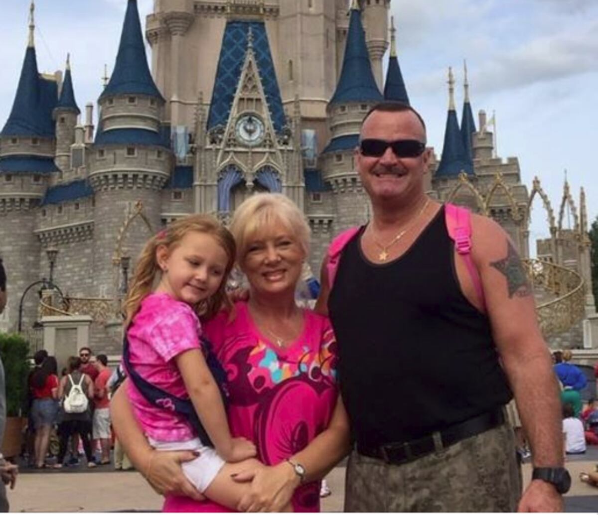 Hombre mata a su esposa, hija, nieta y se suicida solo para estar juntos todos