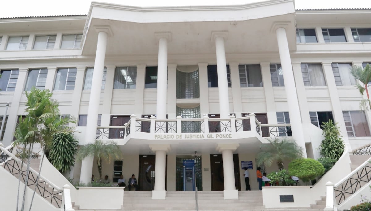 Pleno de la Corte declara vacantes posiciones de Defensores Públicos