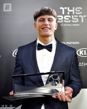 Alejandro Garnacho y su chilena histórica se lleva el Premio Puskas 2023/24  