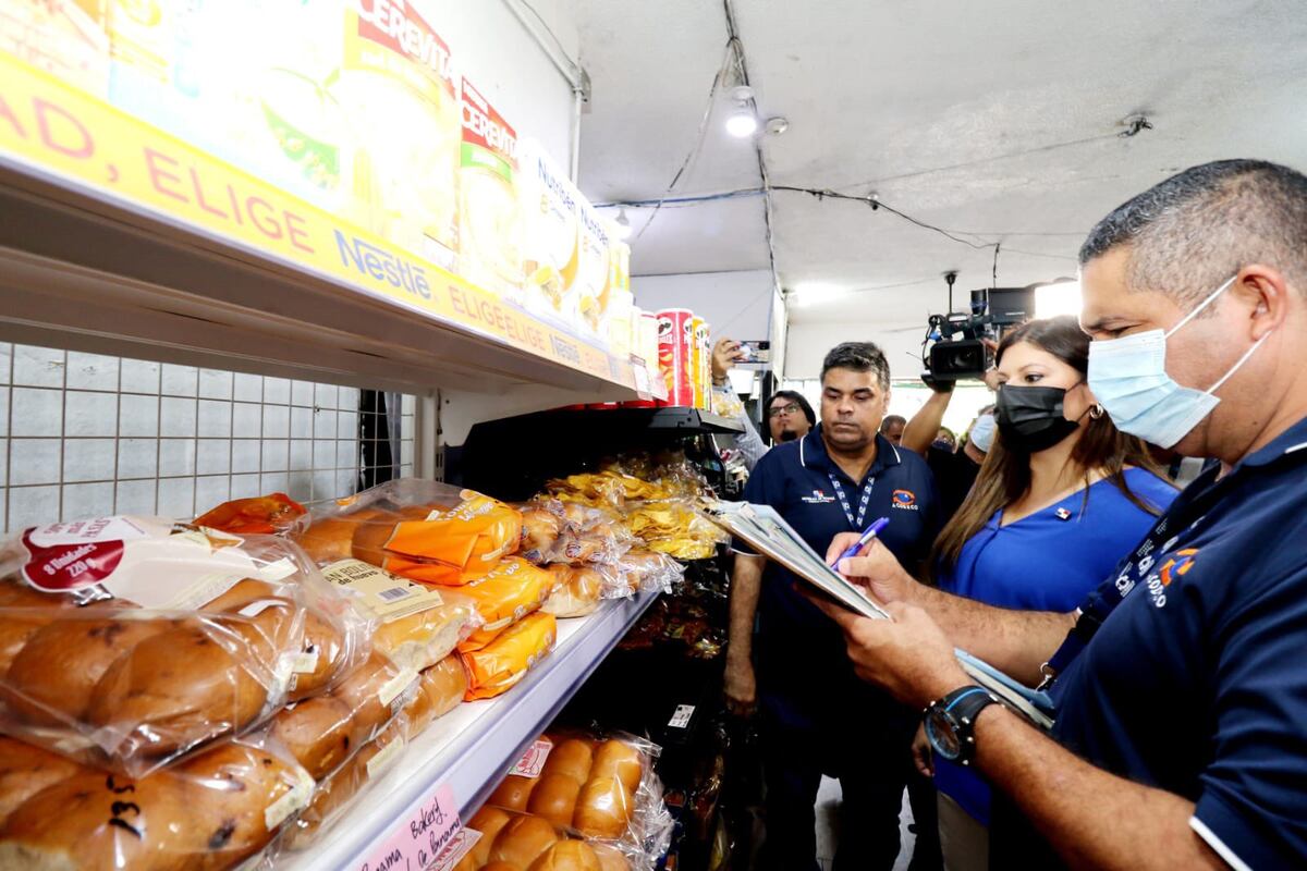 Estaban a la venta. Detectan más de mil productos vencidos en Bocas del Toro 