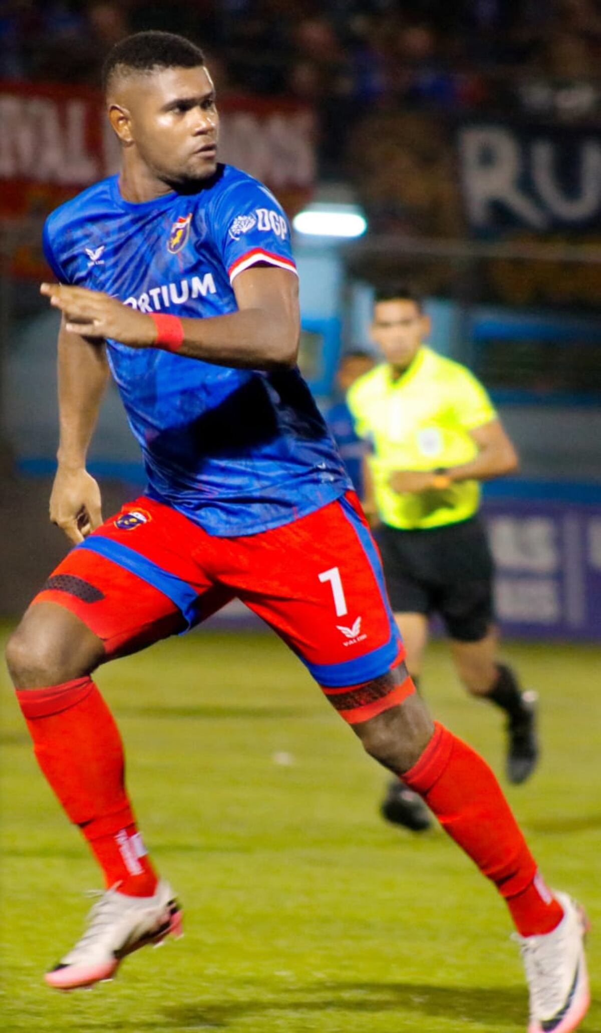 Plaza lidera la conferencia Este tras vencer a Herrera FC