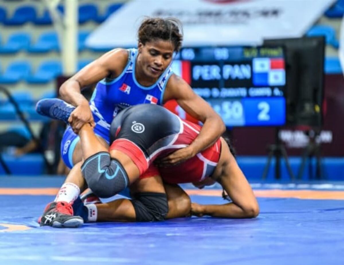 La colonensa Ashley Zárate se cuelga la medalla de plata en el Panamericano de Lucha