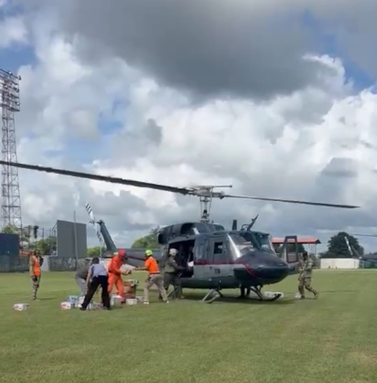 ¡Ayuda desde el aire! Despliegan puente aéreo para auxiliar a las regiones más afectadas por el terremoto