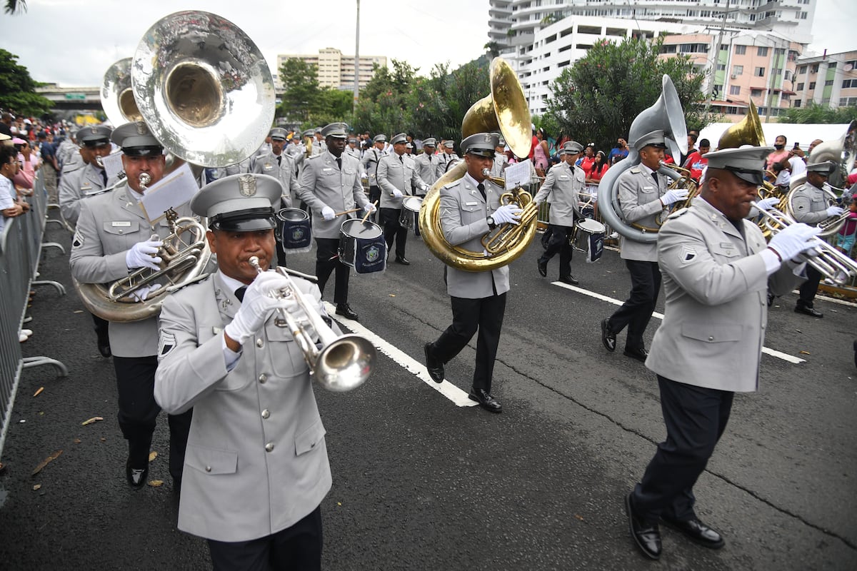 Policías con toque musical. Hoy desfilarán en “el grito de independencia de Santiago”