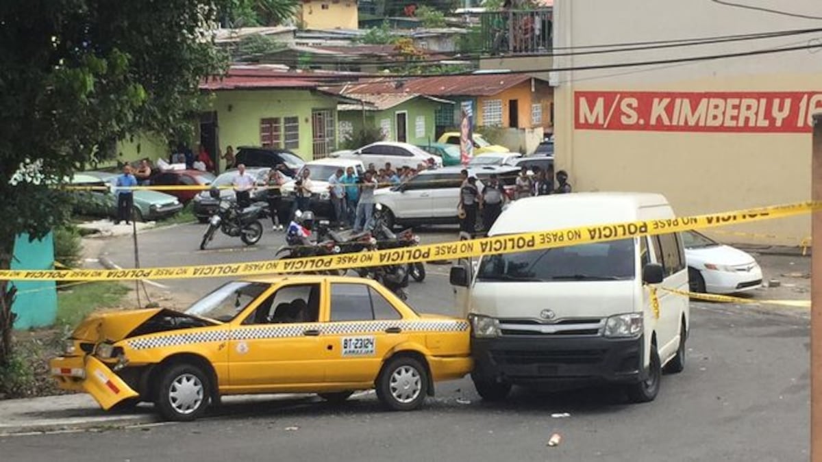 Intentan asaltar banco en Campo Limbergh.Tras tiroteo capturan a 4,pero...
