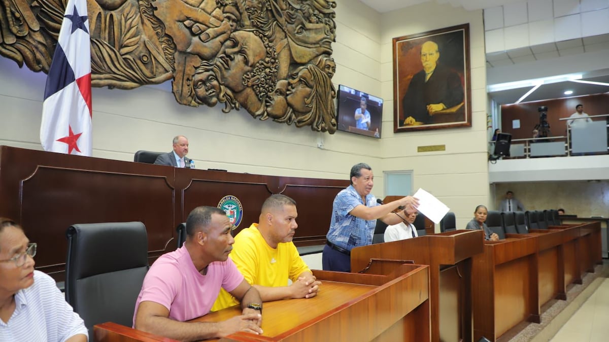¡Basta de abuso! Bomberos y Reservistas exigen en la Asamblea pagos olvidados