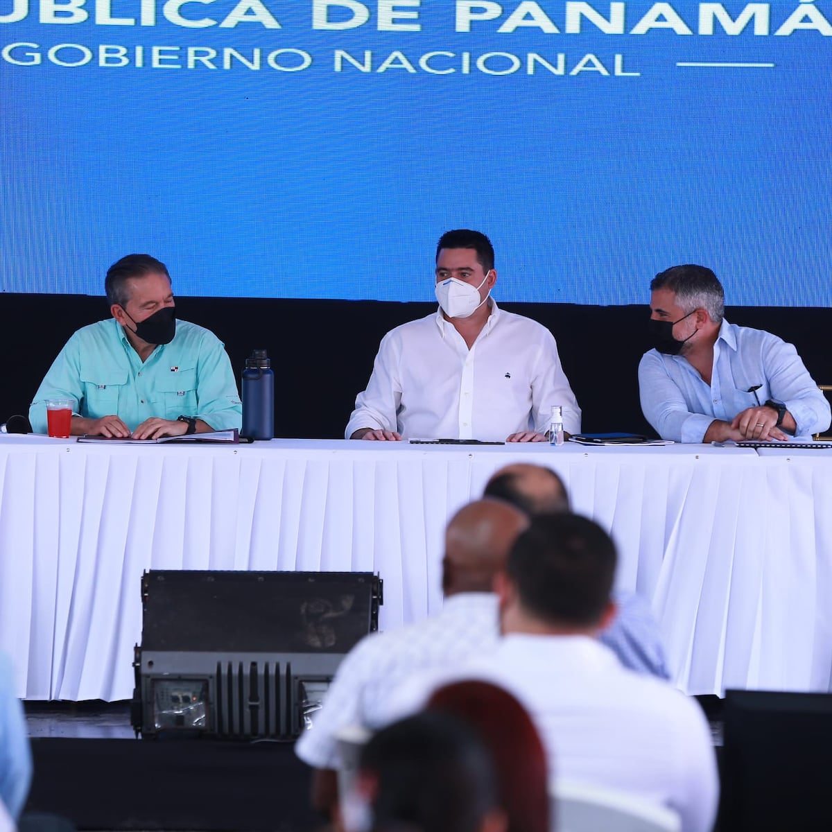 Cortizo, Carrizo y Sabonge colocan la primera palada del proyecto de la carretera Autopista-Puerto de Vacamonte