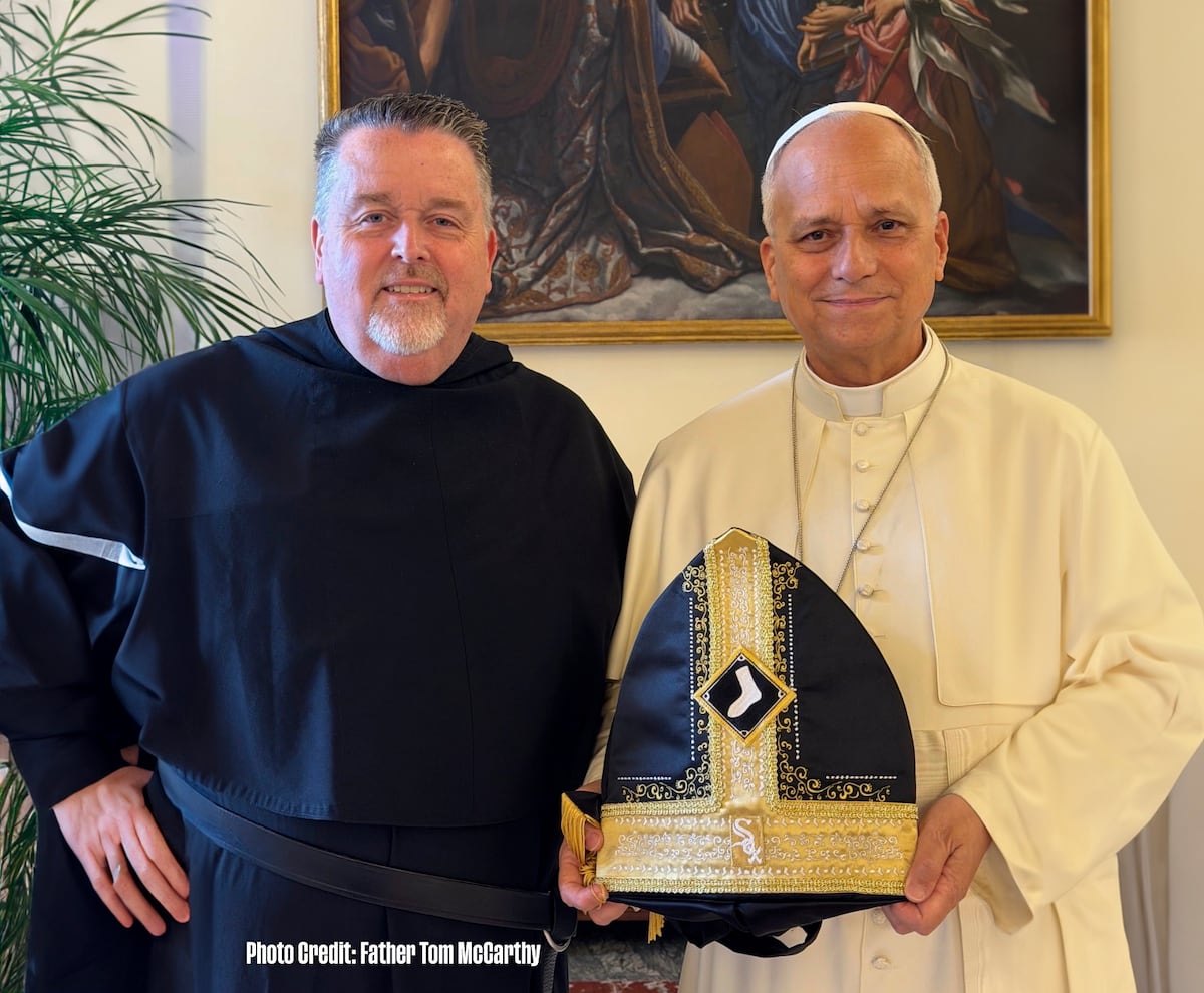 La curiosa conexión entre el Papa León XIV y los White Sox: llega su mítico ‘Pope Hat’ al Vaticano
