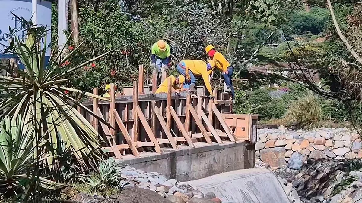 Lluvias amenazan puente y carreteras en Boquete: autoridades en alerta