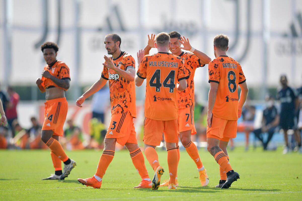 Ronaldo anota y la Juventus golea estrenando su  uniforme ‘colorinche’