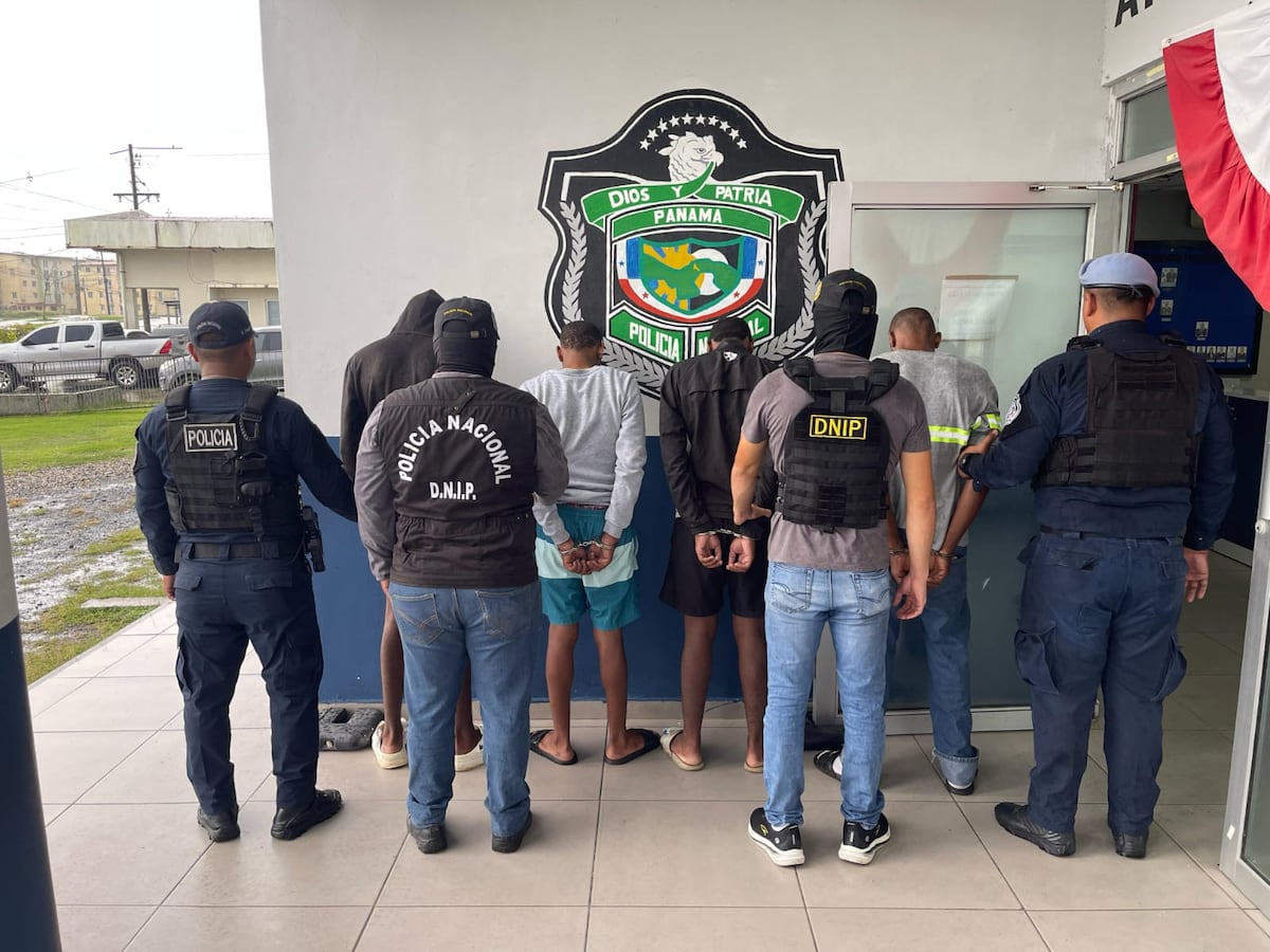 ¡De tal palo, tal astilla! Papá y sus tres hijos caen por robo violento a mujer en Colón