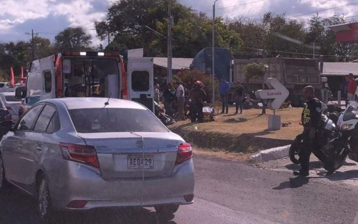 Atropella a subteniente y se da a la fuga en un Audi.Video