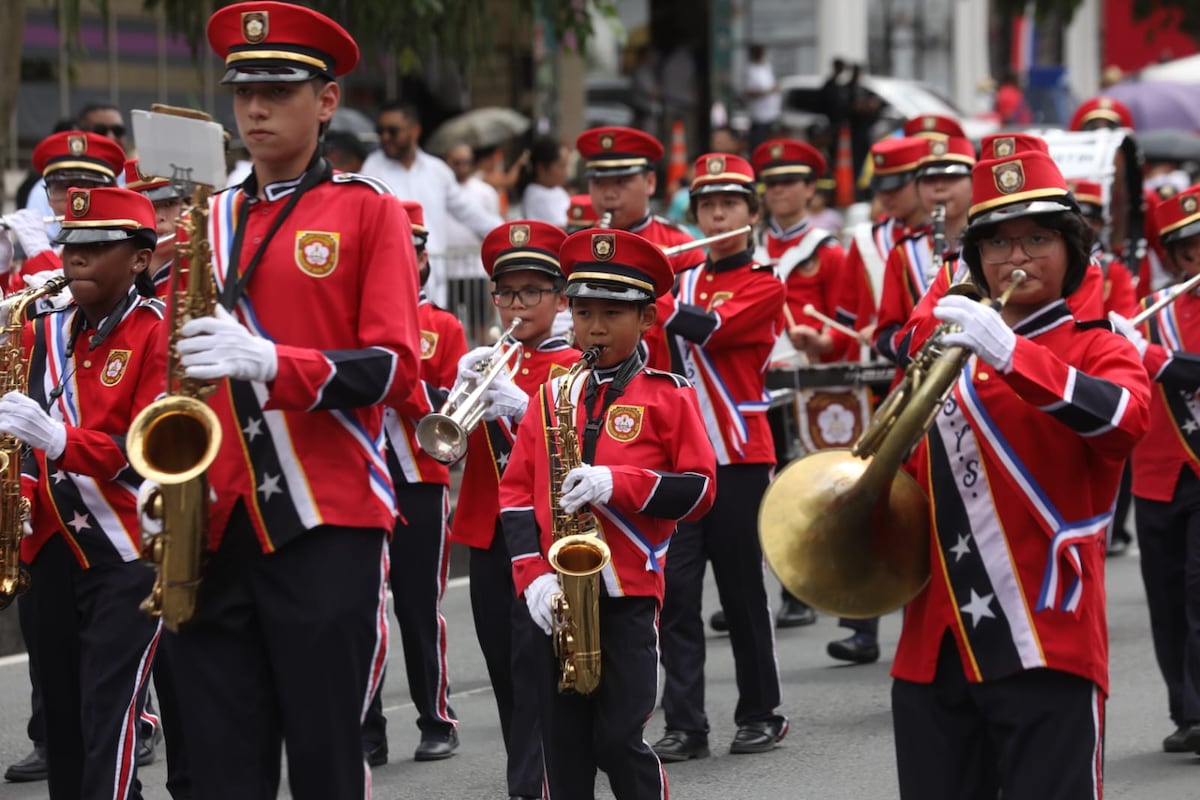 ¡Todo listo pa’l desfile del 4 de noviembre! Mira las rutas, horarios y quiénes van a marchar