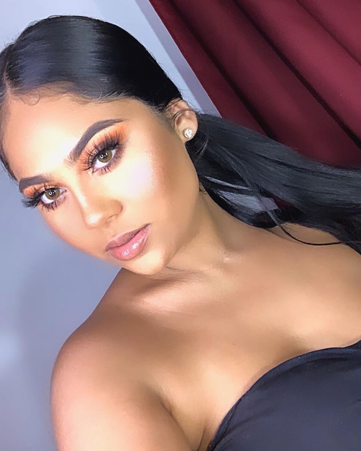 Detectan extraño acento extranjero en la ex de “El yeyo” Yemil. Seguidores hablan de una doble personalidad. Video