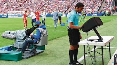 Llegan al Mundial 2026 ajustes en el VAR para frenar pérdidas de tiempo con saques rápidos y en los cambios de jugadores
