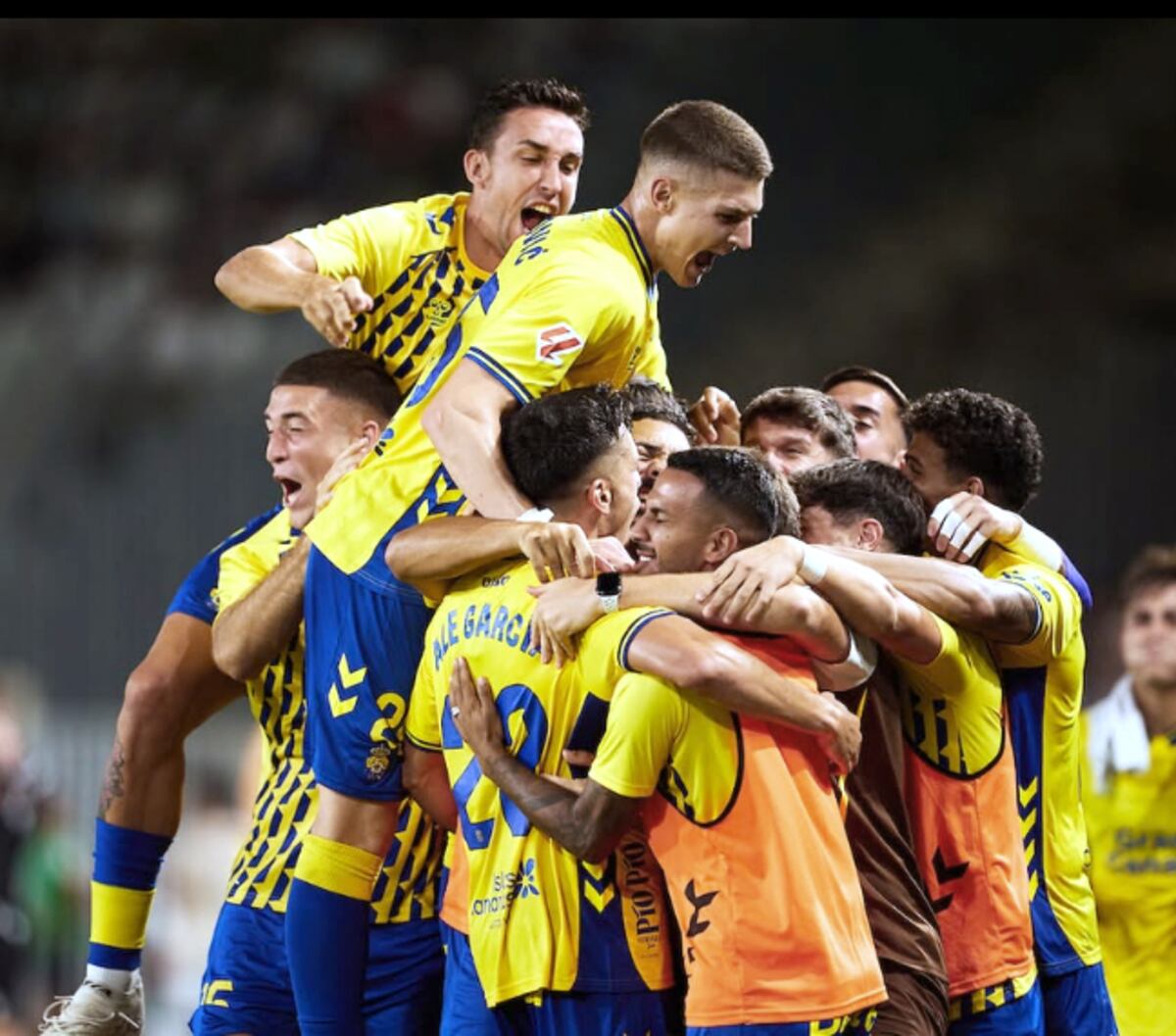 Edward Cedeño se lesiona en el triunfo de Las Palmas sobre Córdoba